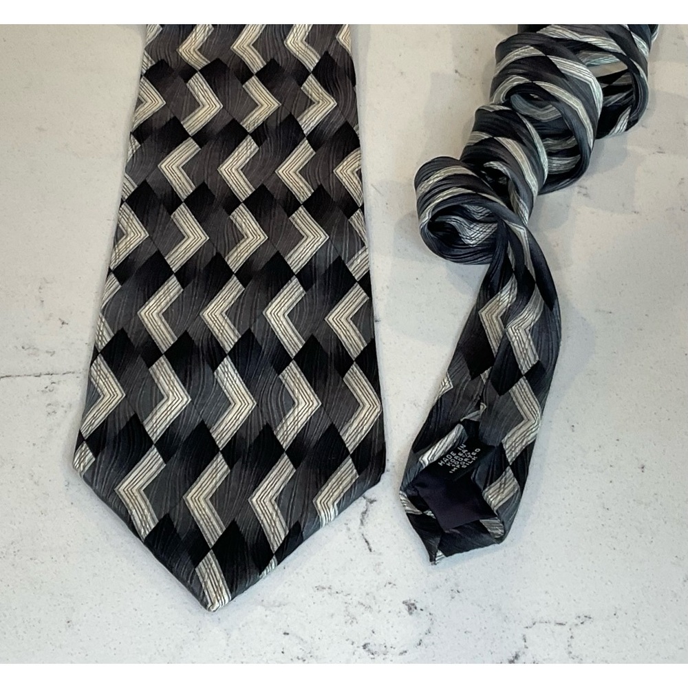 Zylos George Machado 100% Imported Silk Tie geometric print Black/gray/white